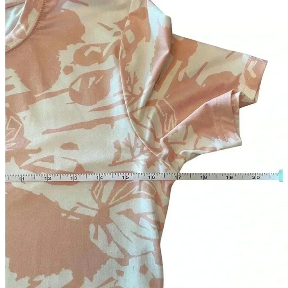 Wrangler ATG Women’s Performance Floral Tee Size Small - Picture 3 of 8